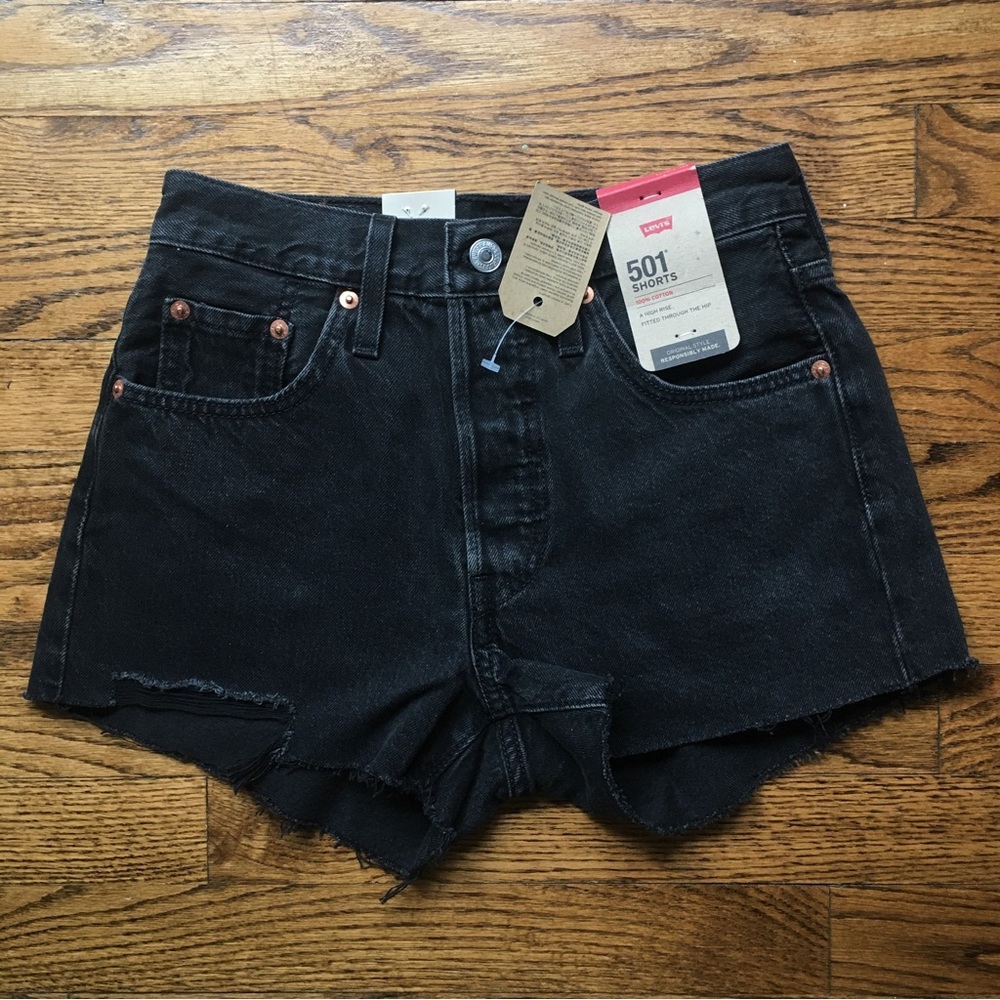SOLD!! Sz 24 NWT New Levi’s 501 High Rise Womens Denim Jean Shorts in Black - Picture 1 of 6